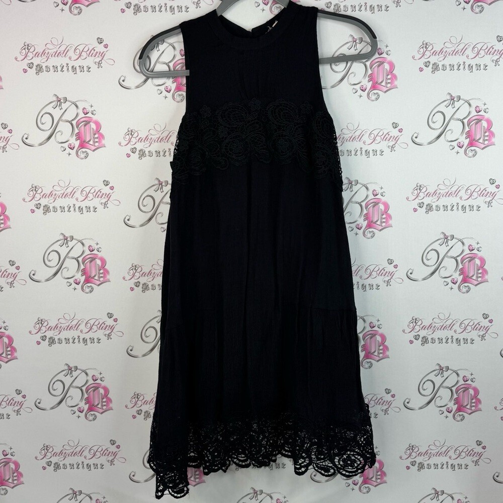 Rebellion dress floral lace crochet keyhole opening Black Lace-Trimmed Dress